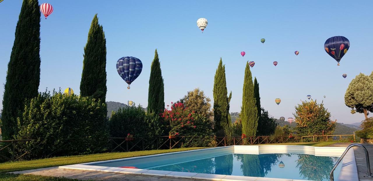 Case In Campagna Con Piscina A تودي المظهر الخارجي الصورة